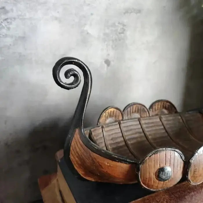 Ornements de bureau en résine - LE drakkar Viking