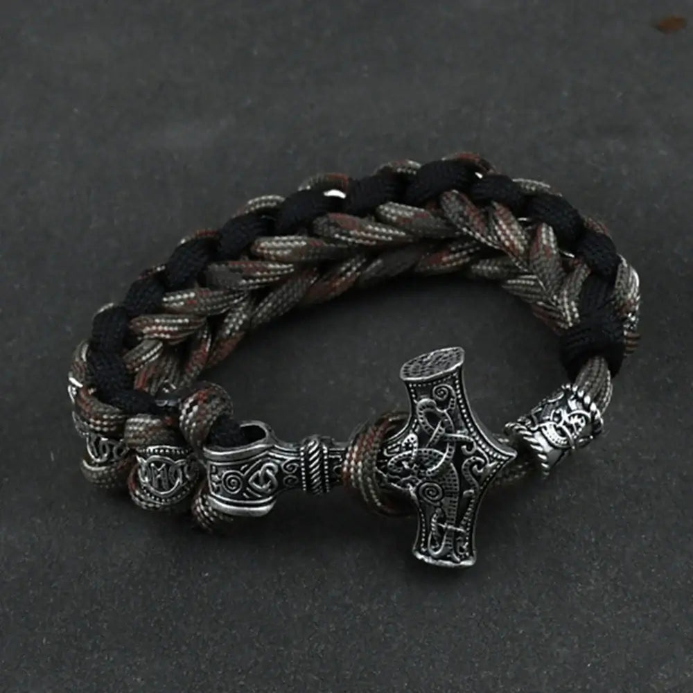 Le bracelet thor runes