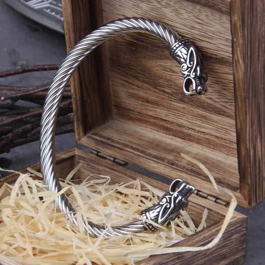 Bracelet dragon ajustable en alliage de métal, élégant et confortable, présenté dans une boîte en bois.