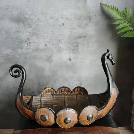 Ornements de bureau en résine - LE drakkar Viking, un élégant ornement inspiré des bateaux vikings.