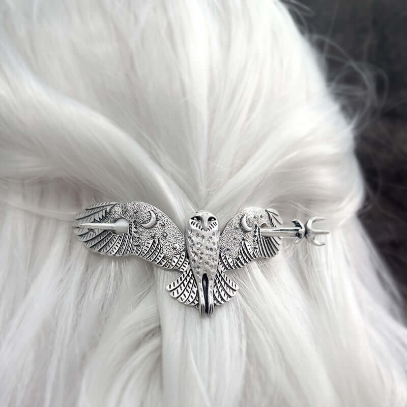 la barette hibou celte en alliage durable, design vintage inspiré des hiboux, pour un style audacieux.